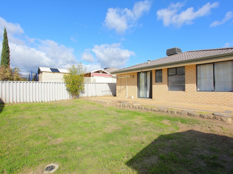 88 Dellar Rd, Maddington WA 6109