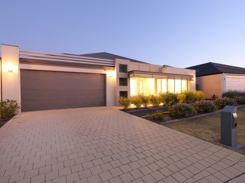 32 Wellman Avenue, Piara Waters WA 6112