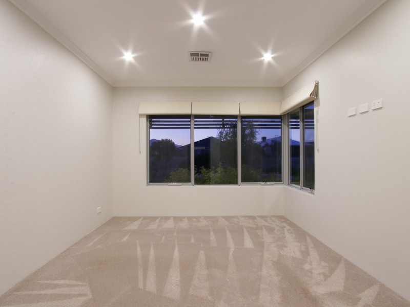 32 Wellman Avenue, Piara Waters WA 6112