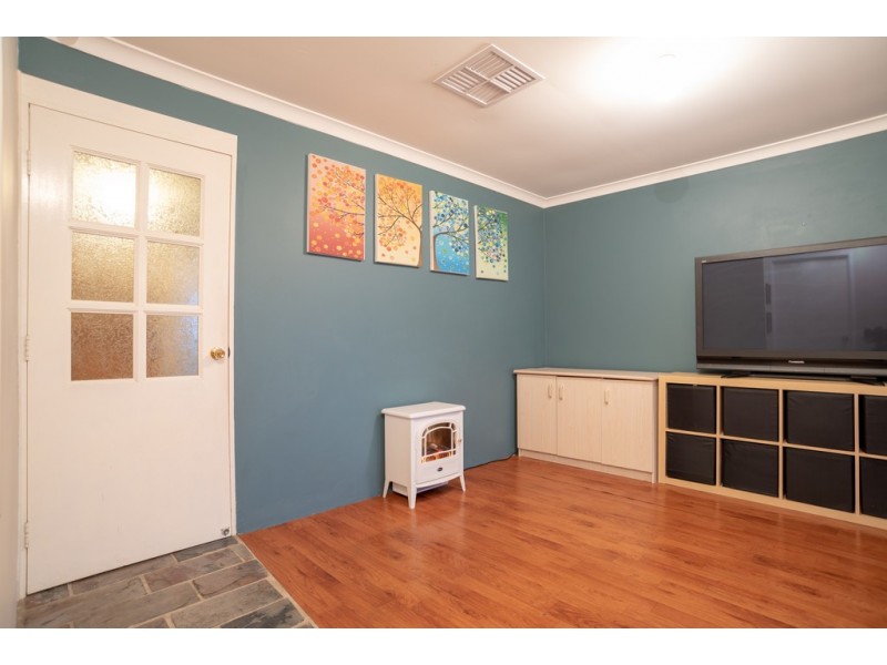 7 Firefalls Close, Huntingdale WA 6110