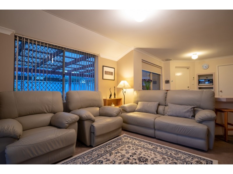 7 Firefalls Close, Huntingdale WA 6110