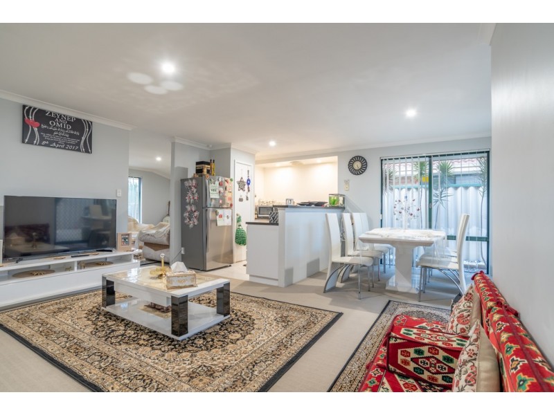 10/285 Wharf Street, Queens Park WA 6107