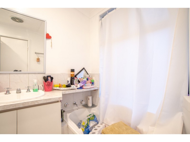 10/285 Wharf Street, Queens Park WA 6107