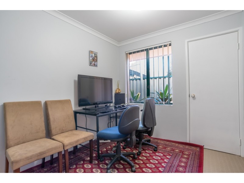 10/285 Wharf Street, Queens Park WA 6107