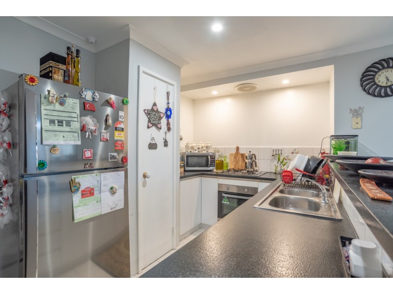 10/285 Wharf Street, Queens Park WA 6107