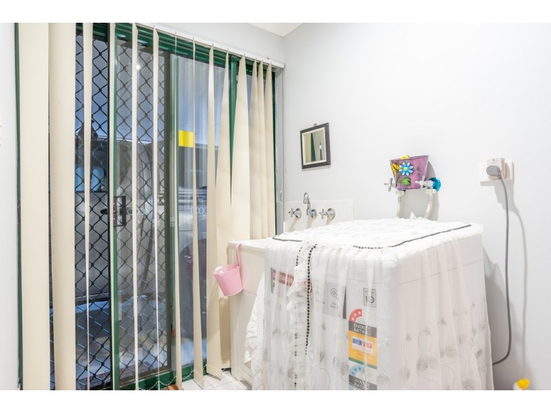 10/285 Wharf Street, Queens Park WA 6107