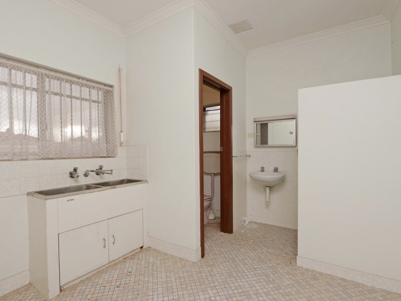 46 Mallard Way, Cannington WA 6107