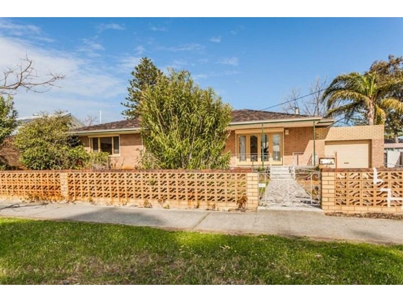 41 Stockman Way, Cannington WA 6107