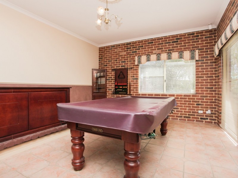6 Dabchick Close, East Cannington WA 6107