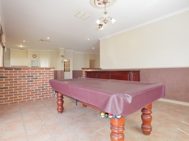 6 Dabchick Close, East Cannington WA 6107