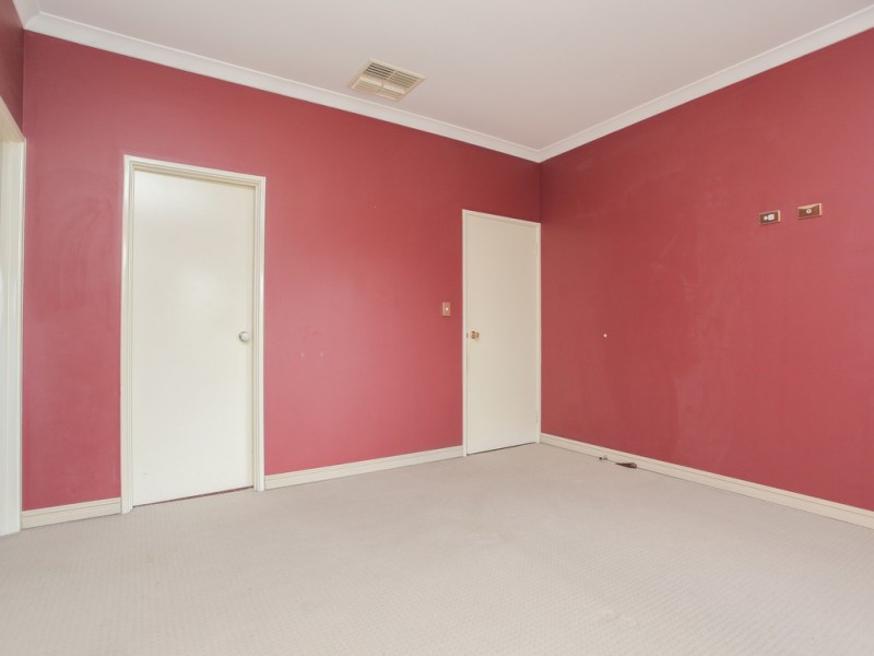 6 Dabchick Close, East Cannington WA 6107