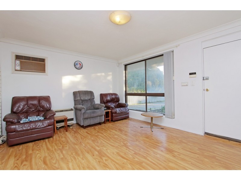 2 Longfield Rd, Maddington WA 6109