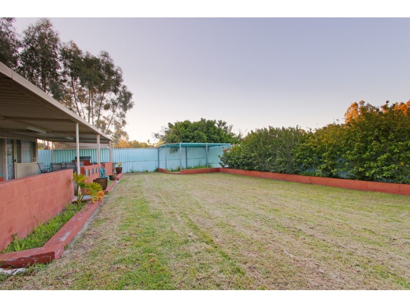 2 Longfield Rd, Maddington WA 6109