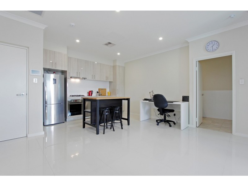 8/2 Edward Street, Perth WA 6000