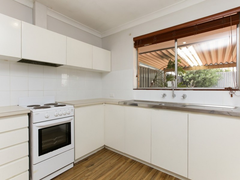 4/8 Caird Place, Parkwood WA 6147