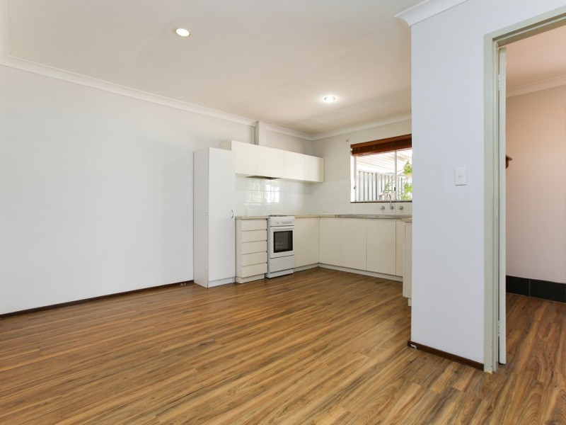 4/8 Caird Place, Parkwood WA 6147