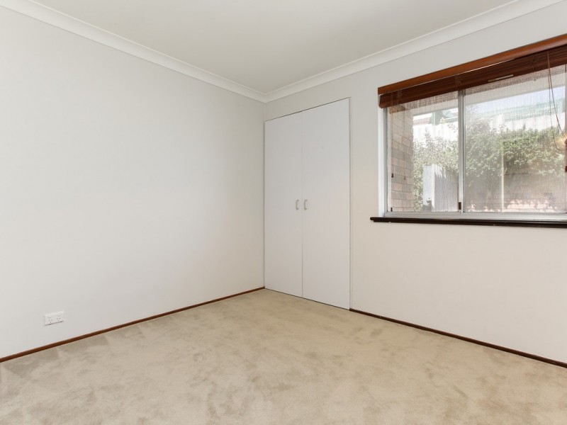 4/8 Caird Place, Parkwood WA 6147