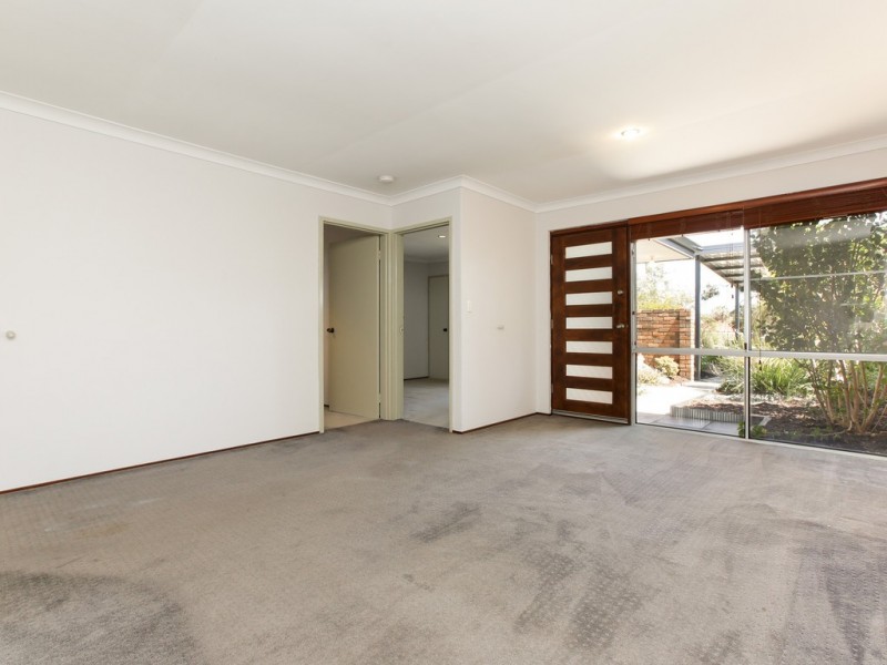 4/8 Caird Place, Parkwood WA 6147