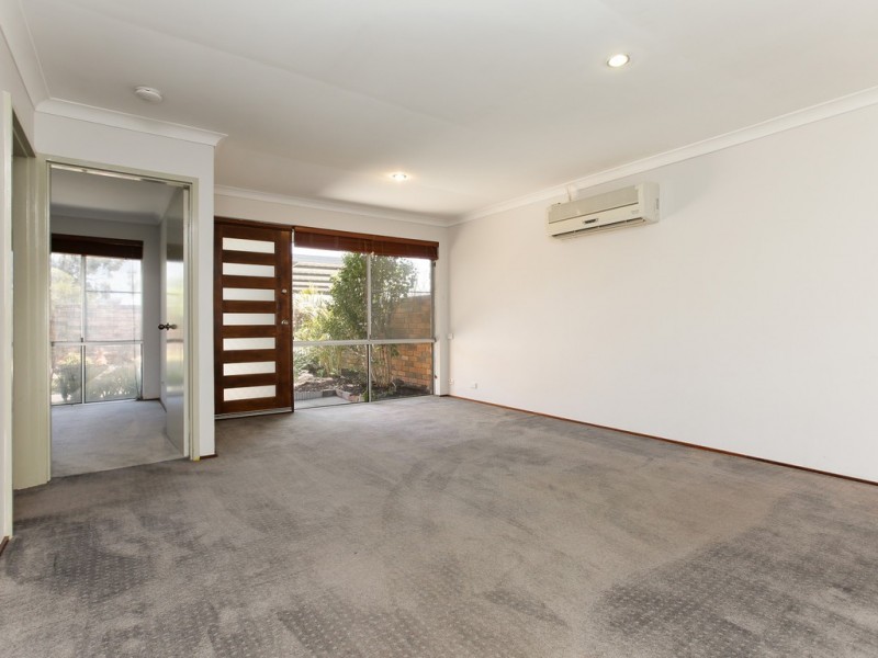 4/8 Caird Place, Parkwood WA 6147