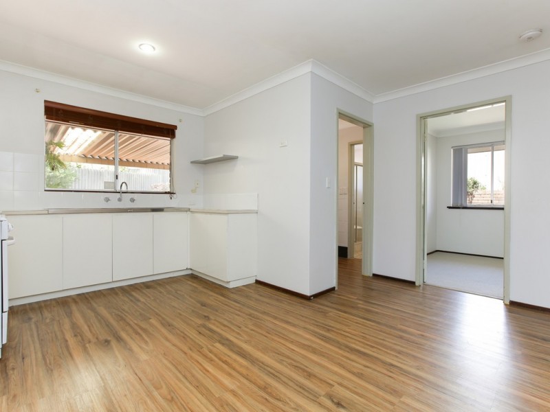 4/8 Caird Place, Parkwood WA 6147