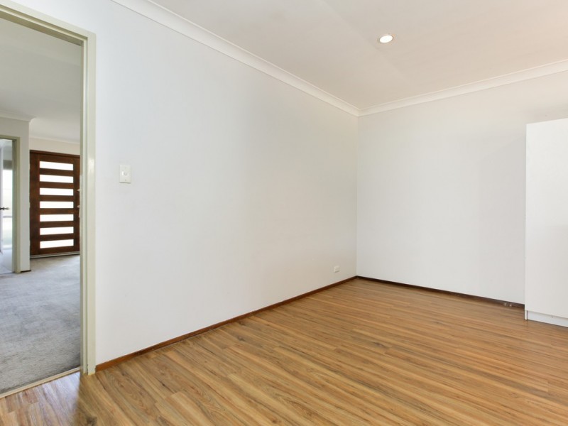 4/8 Caird Place, Parkwood WA 6147