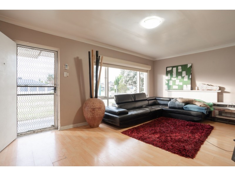 14A Lowth Road, Beckenham WA 6107