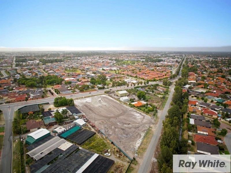 32 Nicholson Court, Canning Vale WA 6155