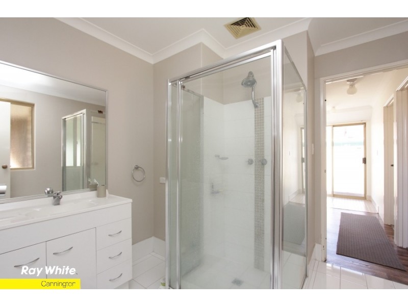4/9 Lloyd Street, Cannington WA 6107