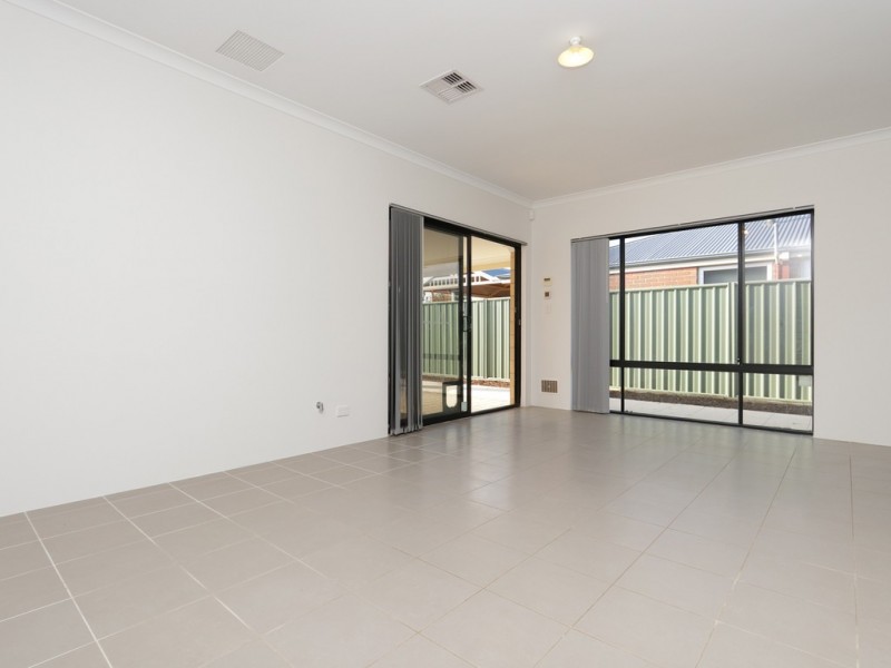 12 Tristram Lane, Wattle Grove WA 6107