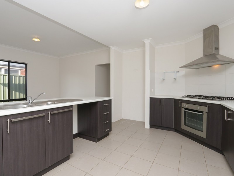 12 Tristram Lane, Wattle Grove WA 6107