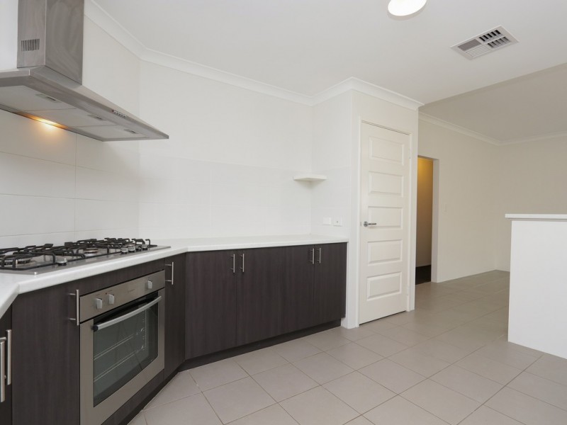 12 Tristram Lane, Wattle Grove WA 6107