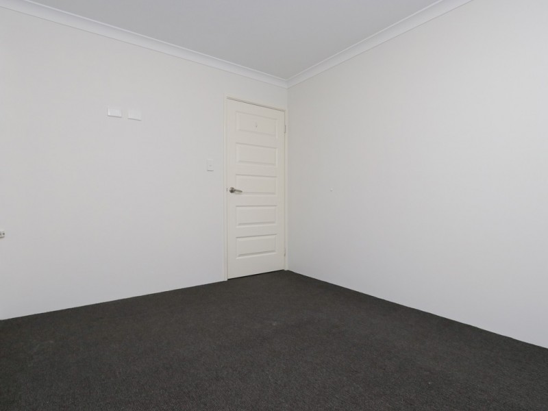 12 Tristram Lane, Wattle Grove WA 6107