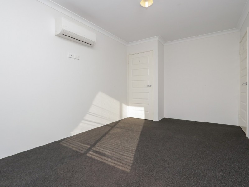 12 Tristram Lane, Wattle Grove WA 6107