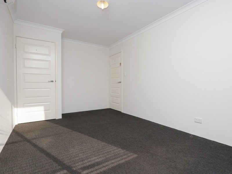 12 Tristram Lane, Wattle Grove WA 6107