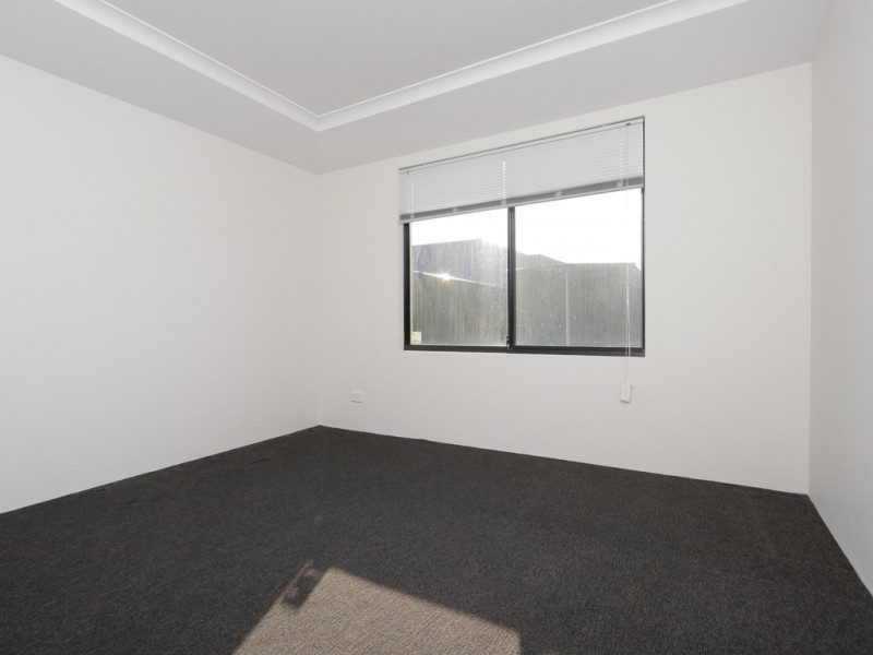 12 Tristram Lane, Wattle Grove WA 6107