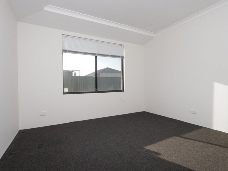 12 Tristram Lane, Wattle Grove WA 6107