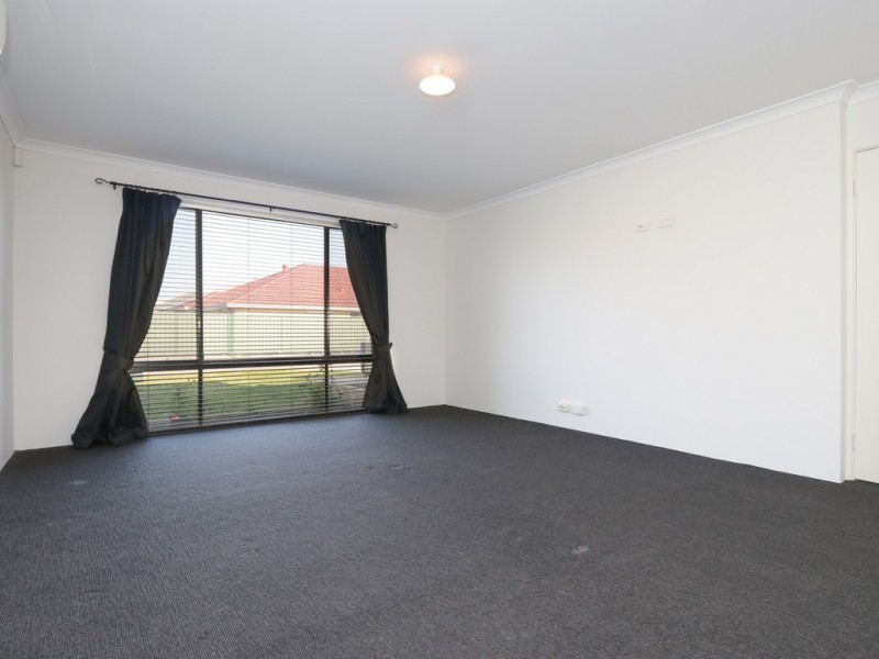 12 Tristram Lane, Wattle Grove WA 6107