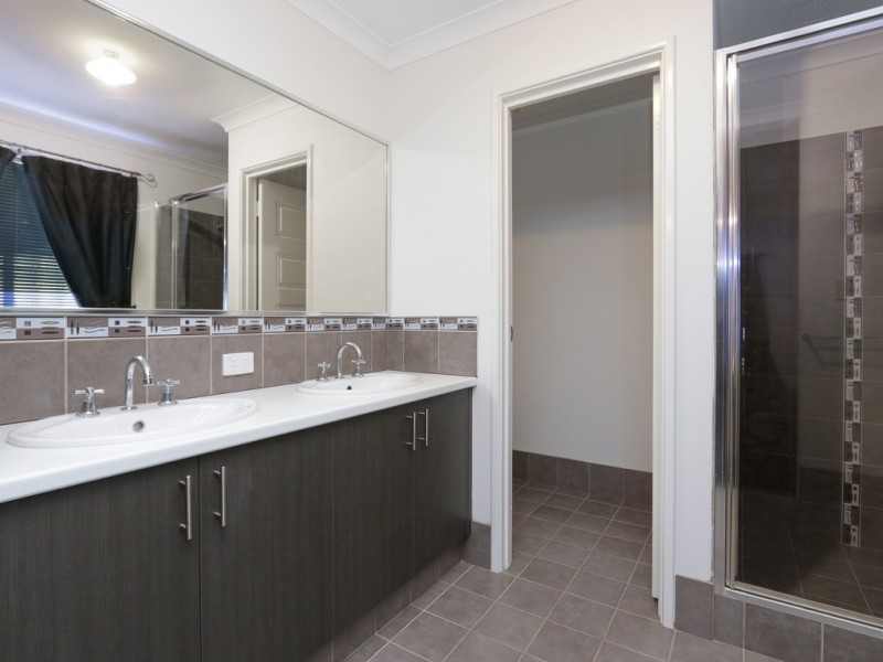 12 Tristram Lane, Wattle Grove WA 6107