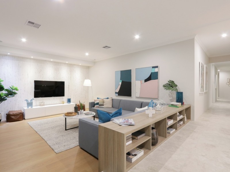 18 Whiteoak Way, Piara Waters WA 6112