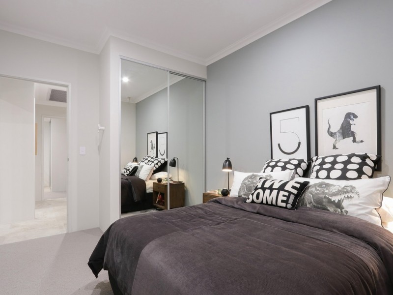 18 Whiteoak Way, Piara Waters WA 6112