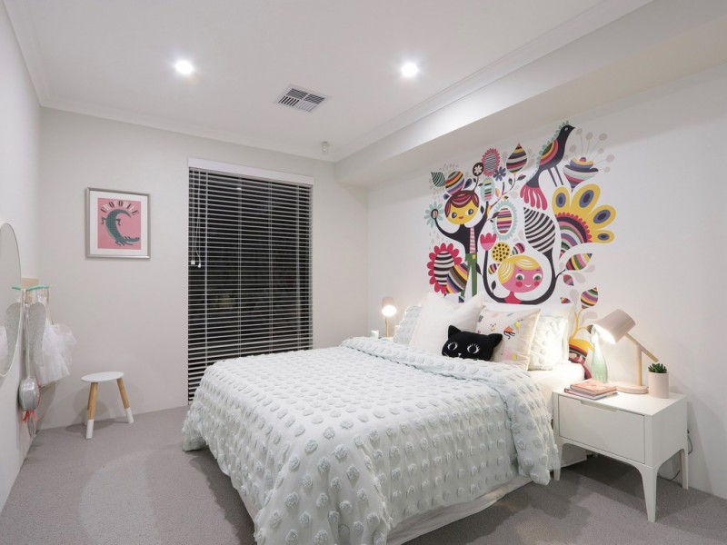 18 Whiteoak Way, Piara Waters WA 6112