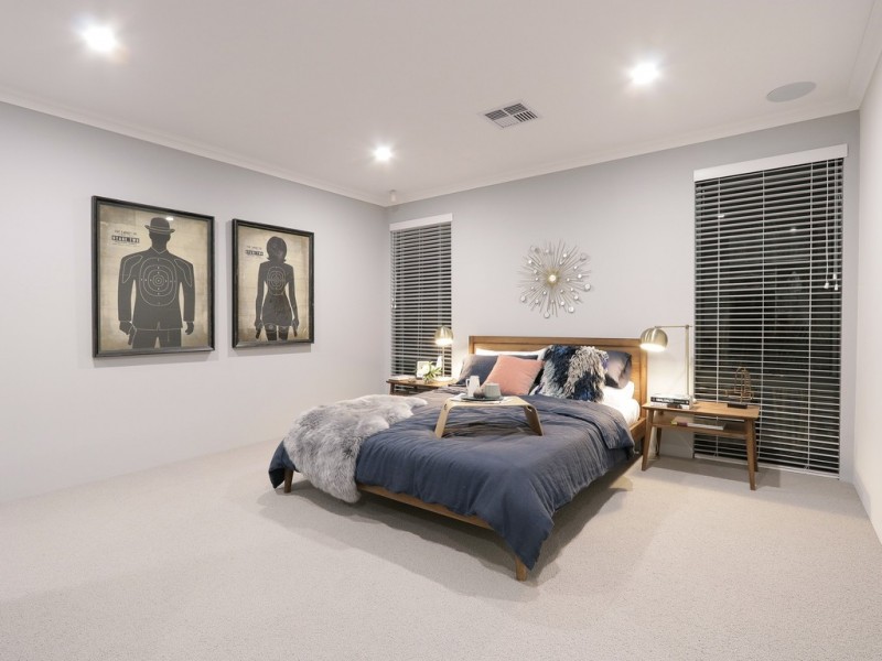 18 Whiteoak Way, Piara Waters WA 6112