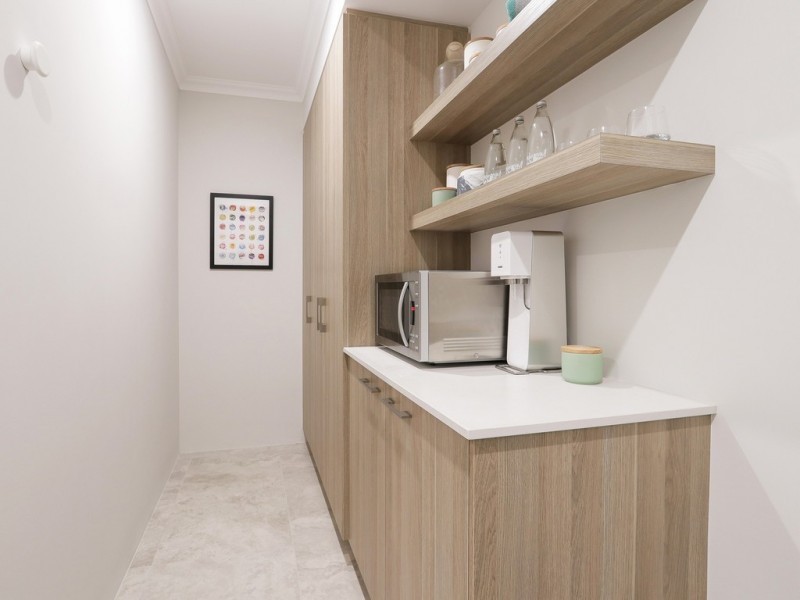 18 Whiteoak Way, Piara Waters WA 6112