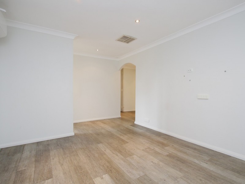 30 Clovertree Street, Maddington WA 6109