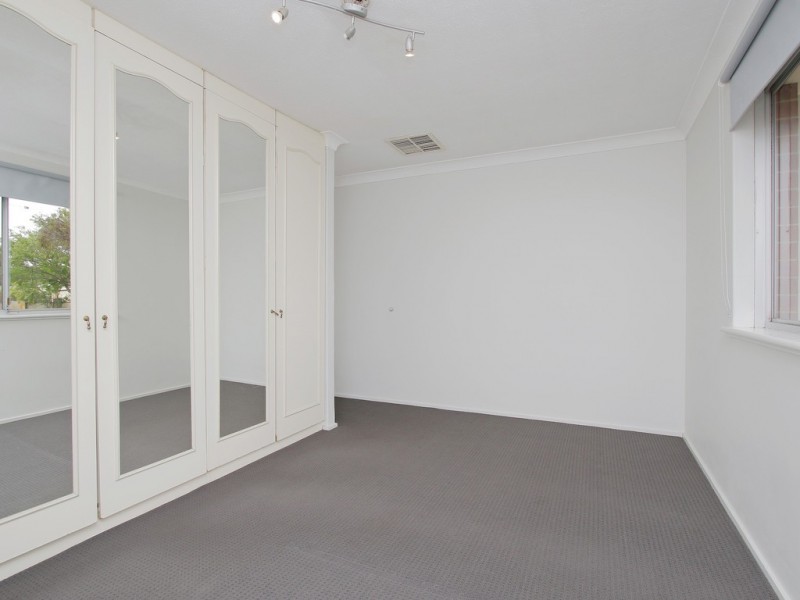 30 Clovertree Street, Maddington WA 6109