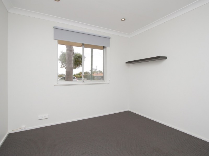 30 Clovertree Street, Maddington WA 6109