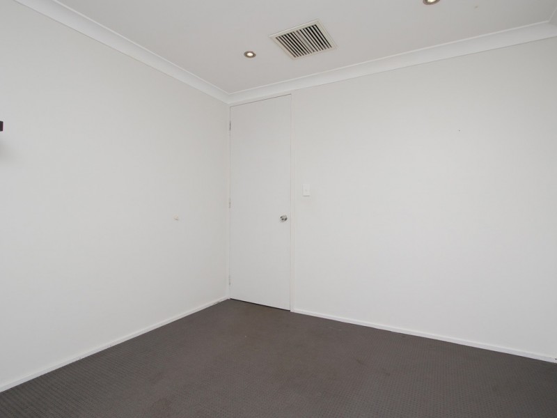 30 Clovertree Street, Maddington WA 6109