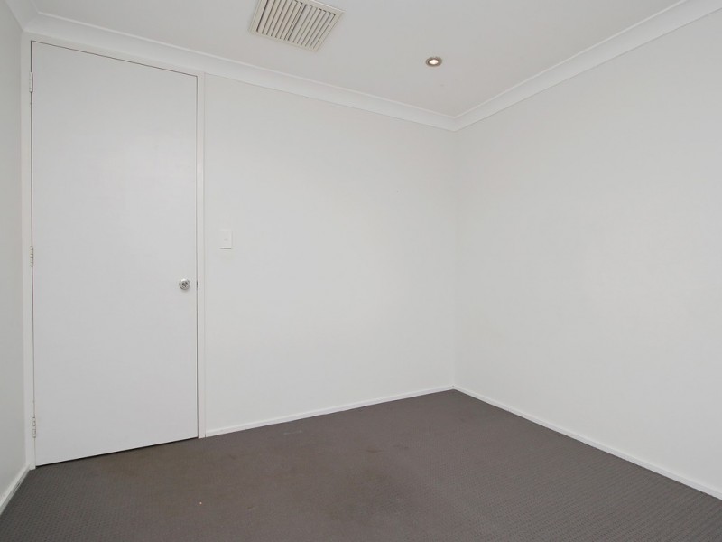 30 Clovertree Street, Maddington WA 6109