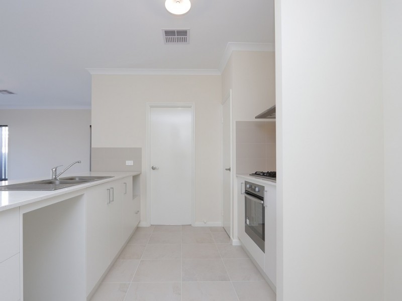 39B Saturn Street, Beckenham WA 6107