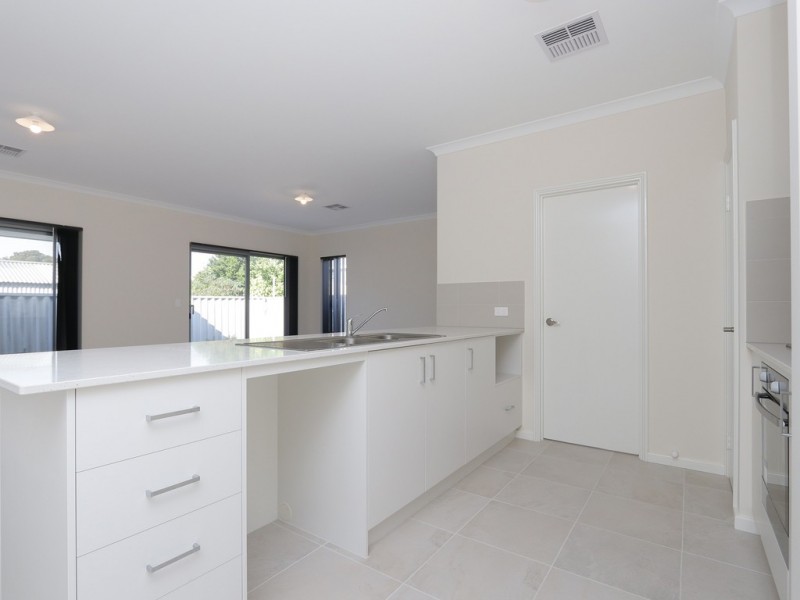 39B Saturn Street, Beckenham WA 6107